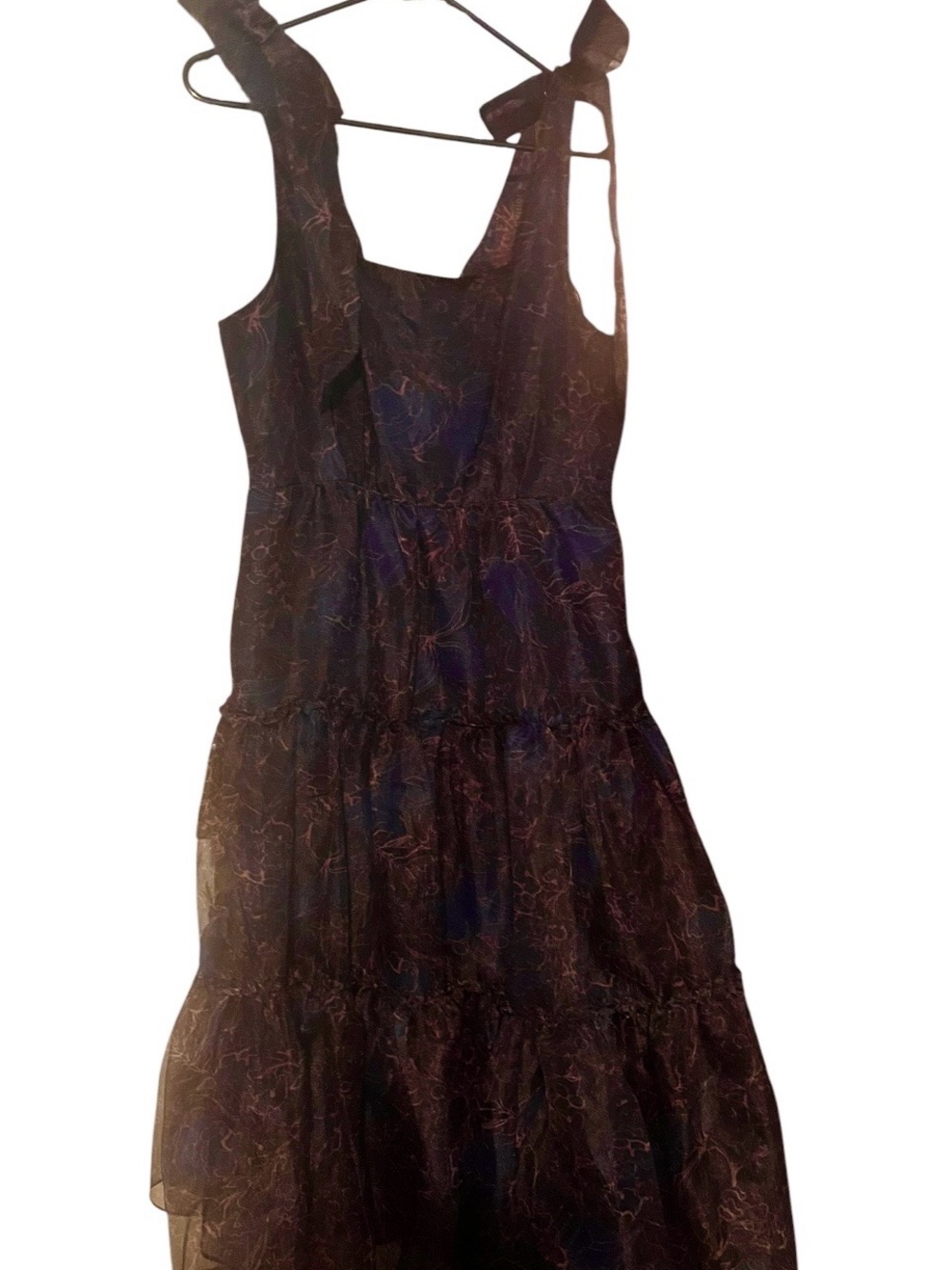 Sleeveless Tie-Shoulder Tiered Midi Dress in purple Floral Print